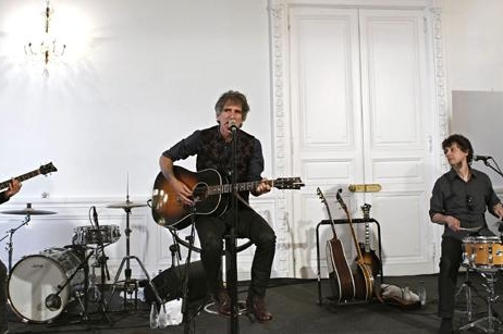 Duncan Dhu vuelve a sus orígenes con su disco "El Duelo"