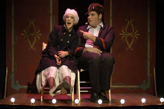 "Cabaré de caricia y puntapié" llega a Madrid el 7 de Febrero!