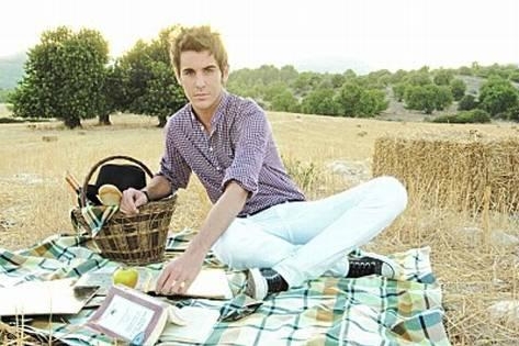 CONSIGUE EL NUEVO ÁLBUM DE DANNY LEIVA