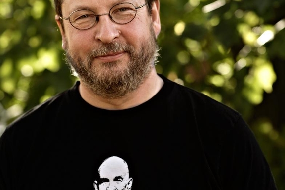 Lars von Trier regresa a la televisión con una nueva serie