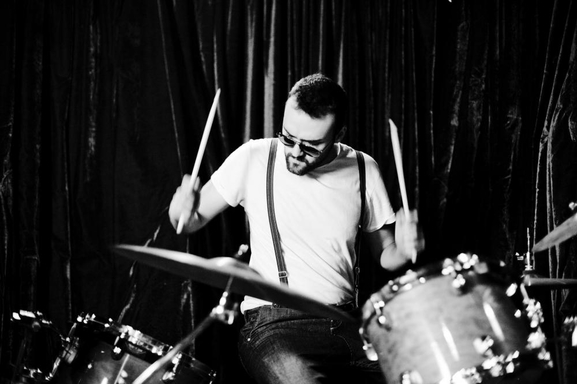 Reserva el 17 abril en tu agenda, HOTEL PARIS presenta su EP en Costello !