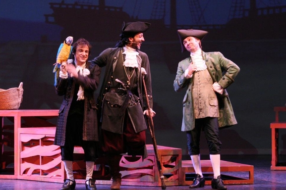 El musical "La Isla del Tesoro" llena Madrid de piratas, mapas del tesoro, un barco abandonado y un sin fin de aventuras !