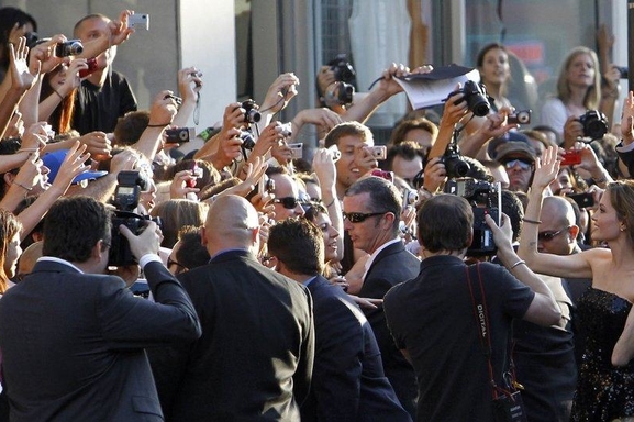 Brad Pitt y Angelina Jolie enamorados!