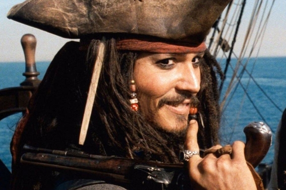 Johnny Depp se hiere la mano rodando la nueva entrega de "Piratas del Caribe"