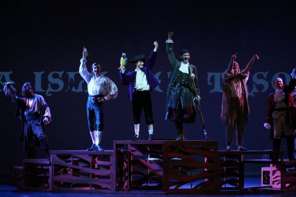 El musical "La Isla del Tesoro" llena Madrid de piratas, mapas del tesoro, un barco abandonado y un sin fin de aventuras !