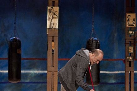 Roberto Álvarez llega al Teatro Marquina con la comedia "Hombres de 40"