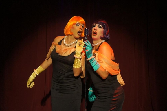 “EL VARIETÓN” Los 20 años de carrera de los Quintana en el Teatro Alfil