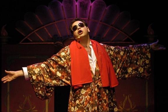 "Cabaré de caricia y puntapié" llega a Madrid el 7 de Febrero!