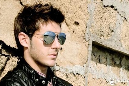 CONSIGUE EL NUEVO ÁLBUM DE DANNY LEIVA