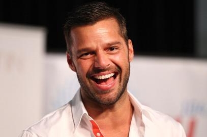 Ricky Martin lanza nuevo sencillo, "Come With Me"