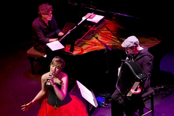 Pía Tedesco pisa Madrid en su gira de presentación de “Bordeaux (historias de cabaret)”