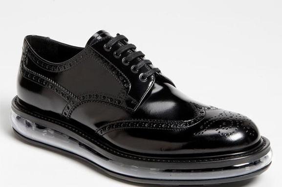 Prada y su primer servicio de customización de zapatos