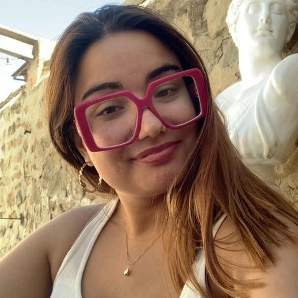Nuria_30