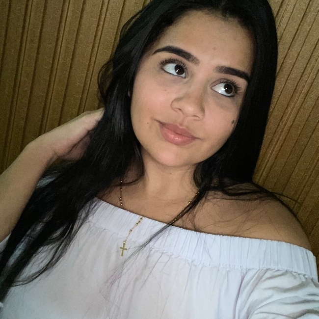 Emely100