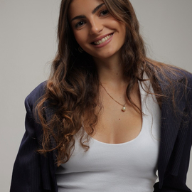 lolaalbornoz