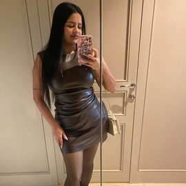 Emely100