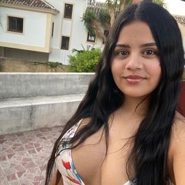 Emely100