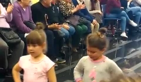 Sofia pasando en desfile benefico - Cádiz