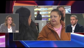 "Si vuelve a dejar a su hija sola llamo a la policía"