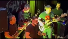 Como hacer buena música con tu banda.            Cover Creep.