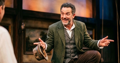 Casting actor de 40 a 45 años para hacer de protagonista en una producción teatral en Madrid