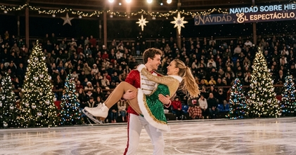 Patinadores y patinadoras para show de Navidad sobre hielo en Madrid