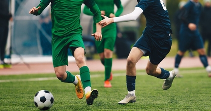 Casting hombre y mujer entre 35 y 65 años que sepan jugar futbol para publicidad dirigida a las redes sociales