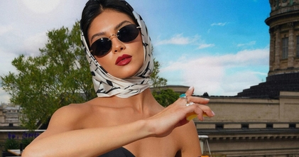 Casting modelo o actriz femenina de 20 a 30 años para ceremonia de firma de patrocinio junto a un futbolista español