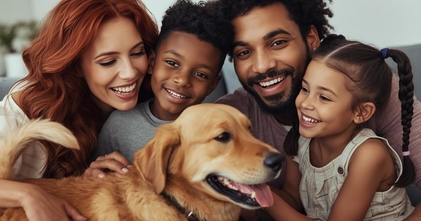 Se buscan hombres y mujeres entre 33 y 45 años,  niños de 3 a 9 años y mascota para Spot