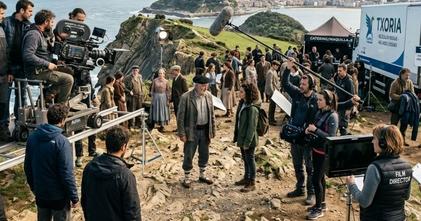 Casting mujeres y hombres entre 18 y 80 años para película musical de época