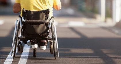 Casting hombres y mujeres en silla de ruedas para proyecto con agencia