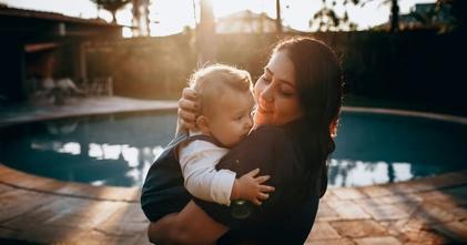 Casting mujer latina con su hijo real para proyecto con agencia