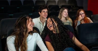 Casting figuración hombres y mujeres de 18 a 35 años para rodaje en Estepona