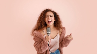 Casting mujeres de 45 a 60 años que canten para spot publicitario en Madrid