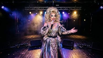 Casting actor drag Queen mayor de 18 años para obra de teatro y danza