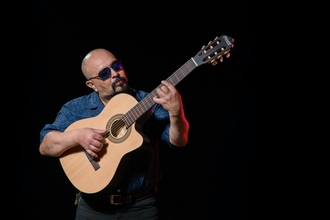 Casting musicos de flamenco guitarra y cajón para rodaje en Madrid