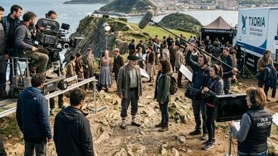 Casting mujeres y hombres entre 18 y 80 años para película musical de época