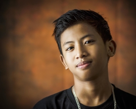 Se buscan figurantes chicos de 16 años de origen asiático para video publicitario en Madrid