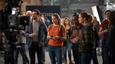 Urgen figurantes hombres y mujeres de 25 a 55 años para video comercial