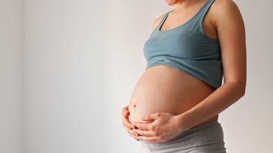 Casting mujer embarazada de 35 a 40 años para video corporativo en Madrid
