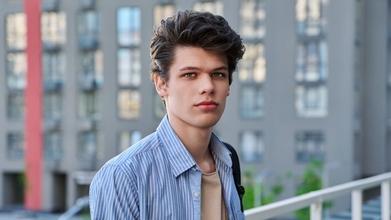 Casting hombre de 21 a 30 años para spot publicitario para spot publicitario navideño