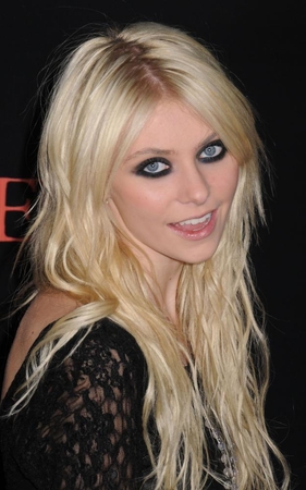 Taylor Momsen se desnuda para promocionar a The Pretty Reckless