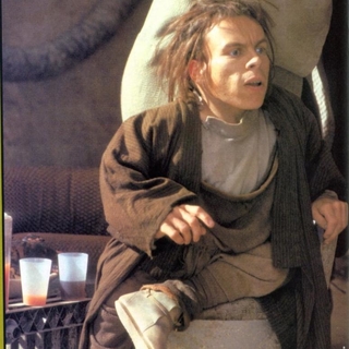 El actor de 'Willow', Warwick Davis, participará en le nueva entrega de Star Wars