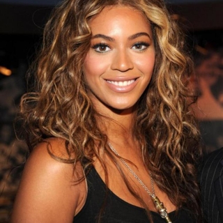 Beyoncé publica su quinto álbum de estudio por sorpresa en iTunes