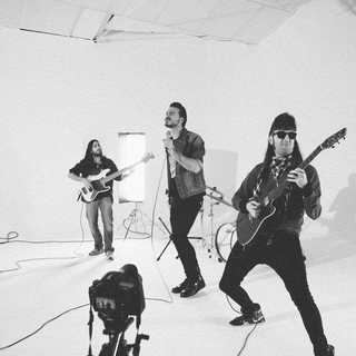 Reserva el 17 abril en tu agenda, HOTEL PARIS presenta su EP en Costello !