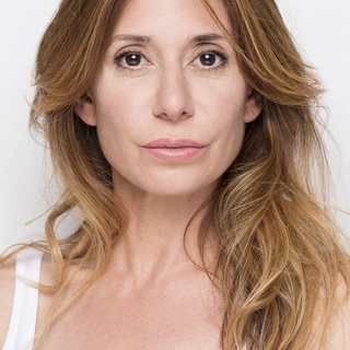 Rebeca Medina, coordinadora de intimidad en la serie de Netflix Manual para señoritas