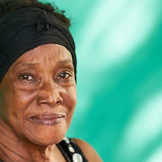 Casting mujer 60 de 80 años latina para spot de televisión a rodar fuera de España