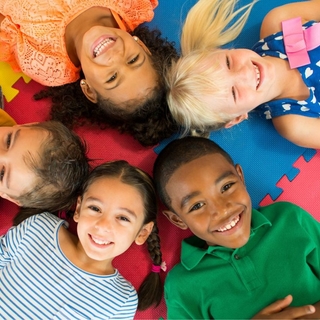 Casting niños y niñas para agencia de representación infantil