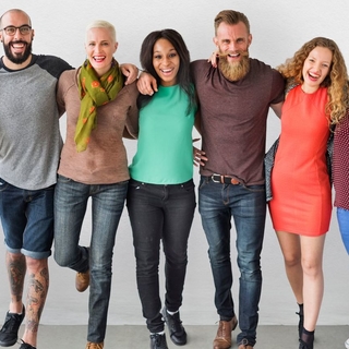 Casting figurantes hombres y mujeres de 30 a 55 años para spot publicitario