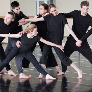 Casting bailarines y bailarinas entre 25 y 45 años para marca de mueble